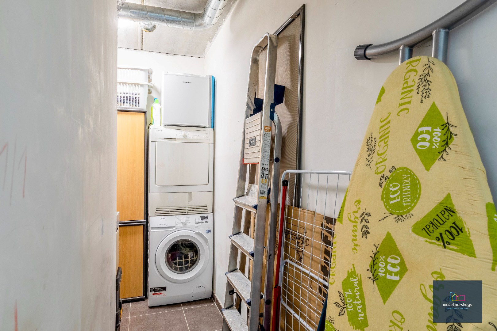 Penthouse met 2 slp. ruim terras, 2 st.plaatsen &amp; kelder 