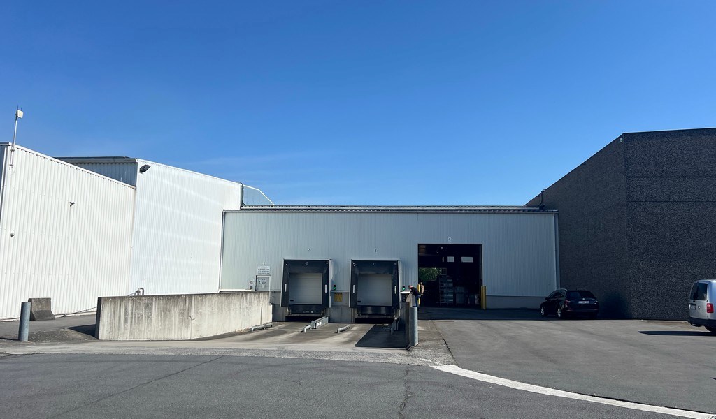 Logistiek bedrijfspand te huur in de haven van Gent