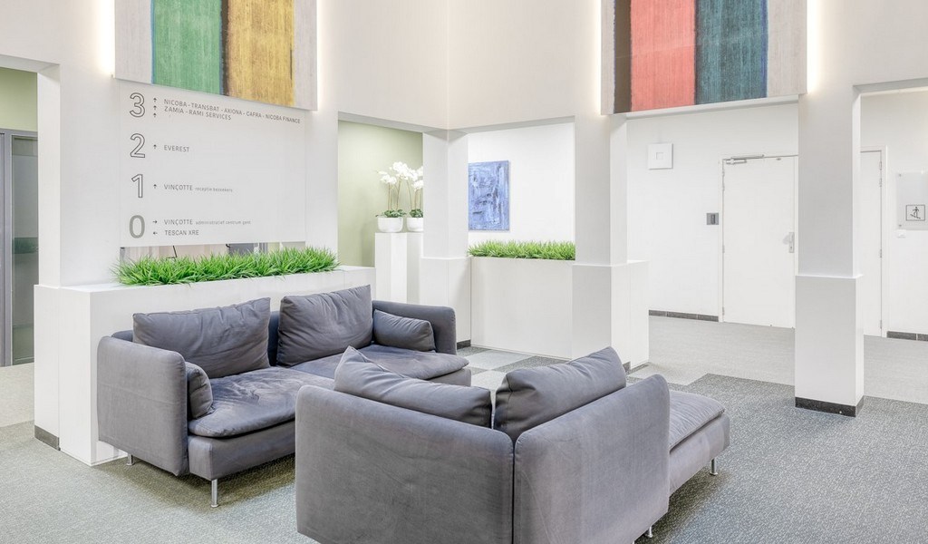 Kantoren te huur aan R4/E40 in Portalis gebouw in Zwijnaarde