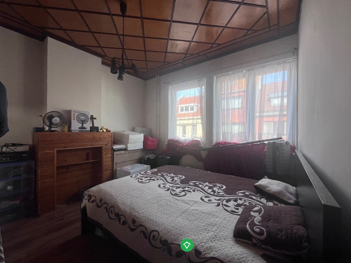 Comfortabel, op te knappen woonhuis met zonnige tuin, welgelegen in rustige buurt. 