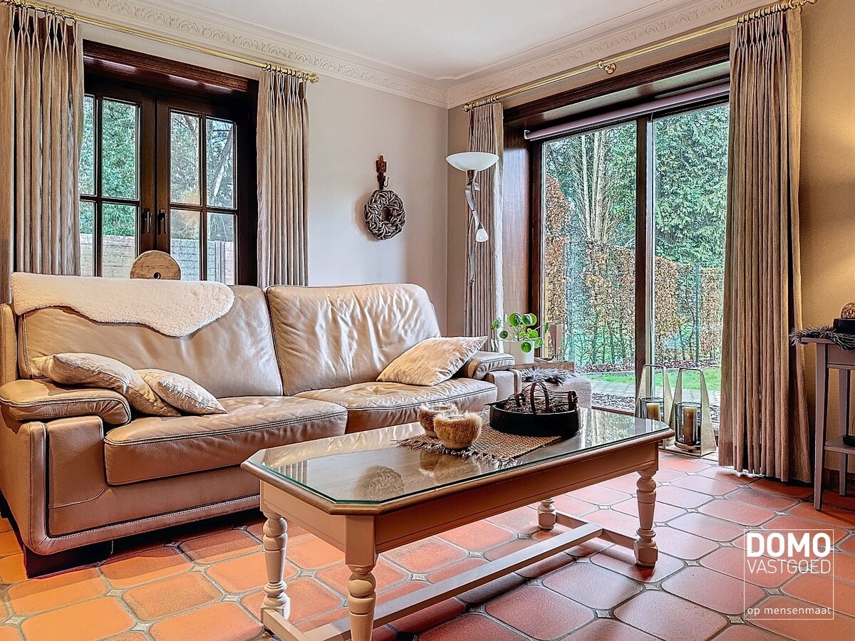 Authentieke open bebouwing met uniek uitzicht en dit in een groene omgeving. 