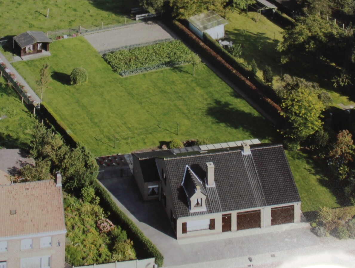 Alleenstaande woning met open zicht achteraan 