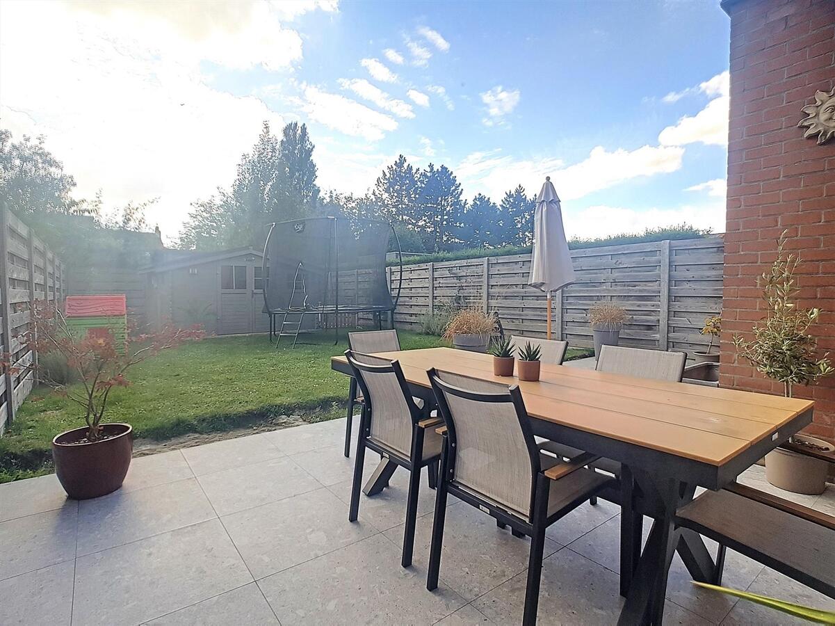 Zeer knappe gezinswoning met tuin, garage &amp; oprit - Lissewege 