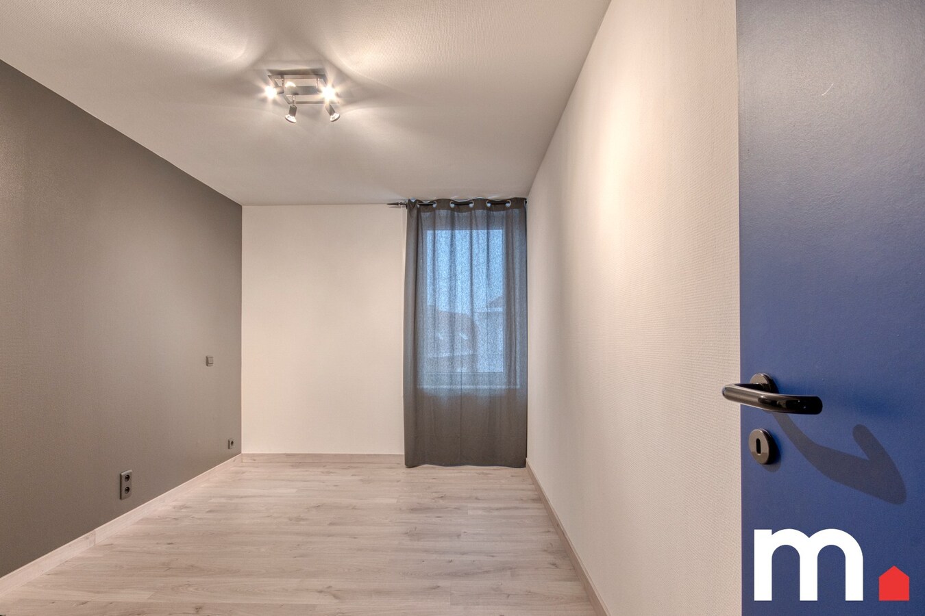 HOB met 4 slaapkamers en Zwembad en buitenbar op 963m² te Lendelede 