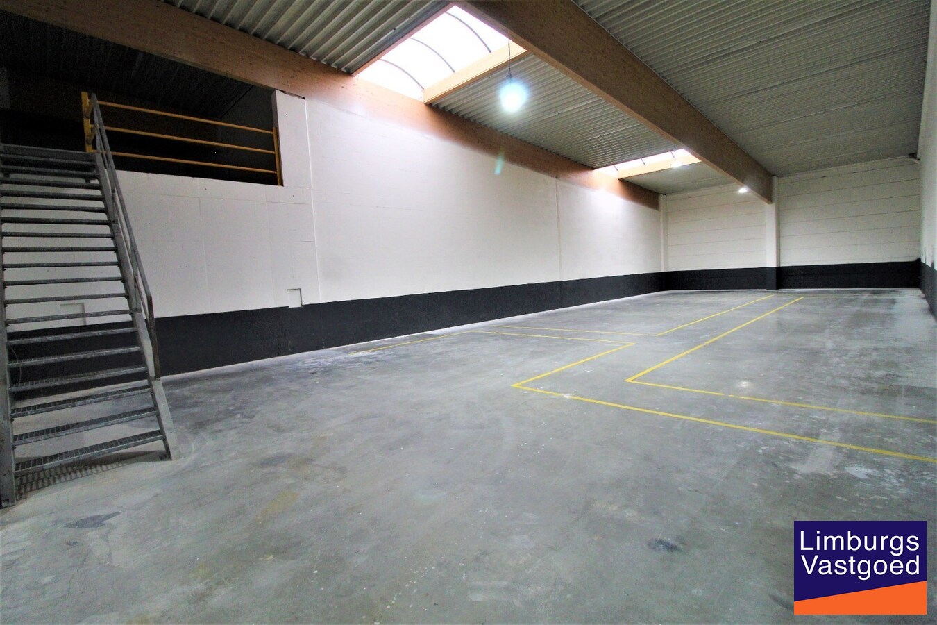 METIO - KMO UNIT 137 - 57,90 m² - sectionaal poort - nabij E-313 