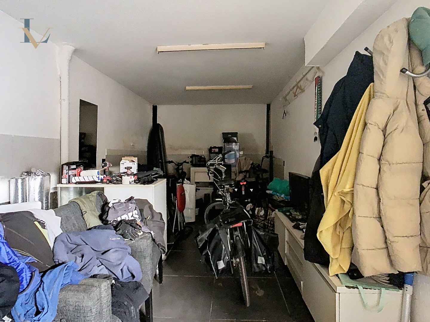 e renoveren opbrengsteigendom met handelspand en woonunits/ ook geschikt als projectgrond 