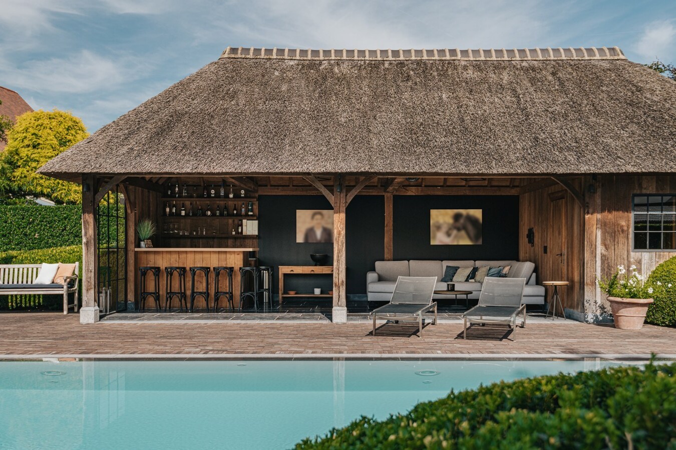 Exclusive equestrian accommodation on approx. 2,5 ha/6,18 acres in Geel (Antwerp region) 