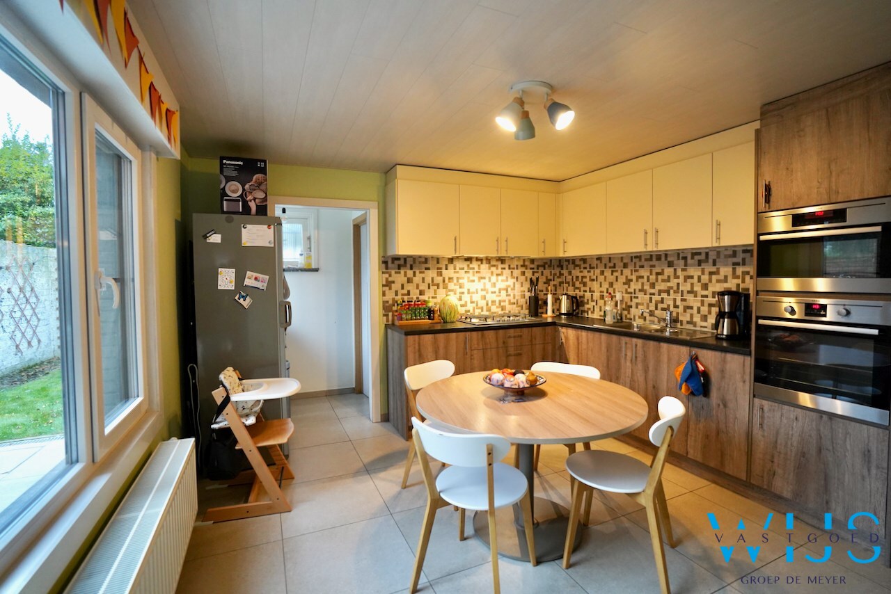 Instapklare gezinswoning in het toffe centrum van Assenede ! 