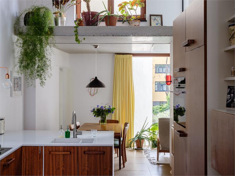 Uitzonderlijk klassevol herenhuis met handelspand in het hart van het historisch centrum 