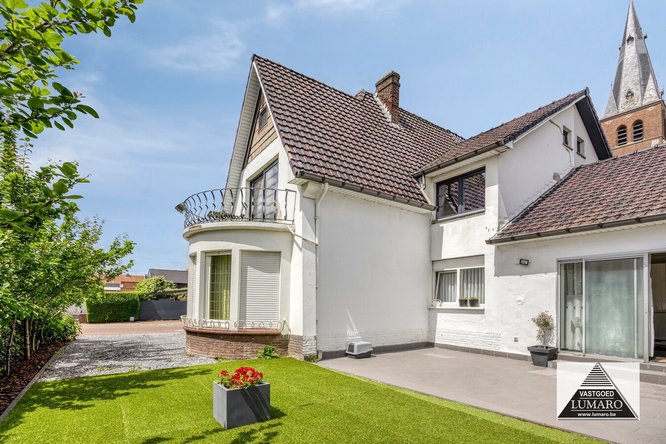Half-open woning met karakter en grote leefruimtes 
