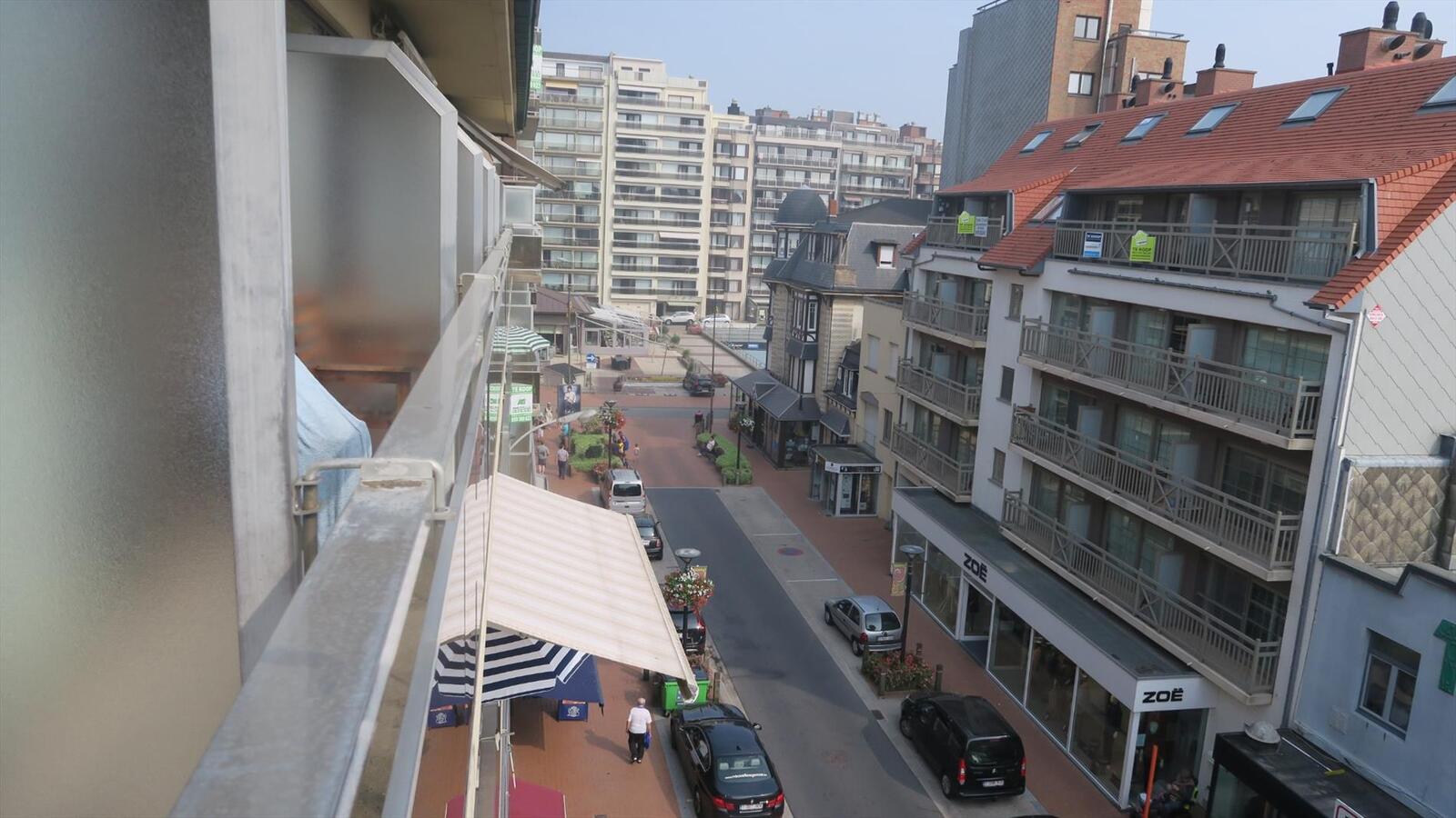 Vernieuwde studio in het commerciële centrum van Westende 