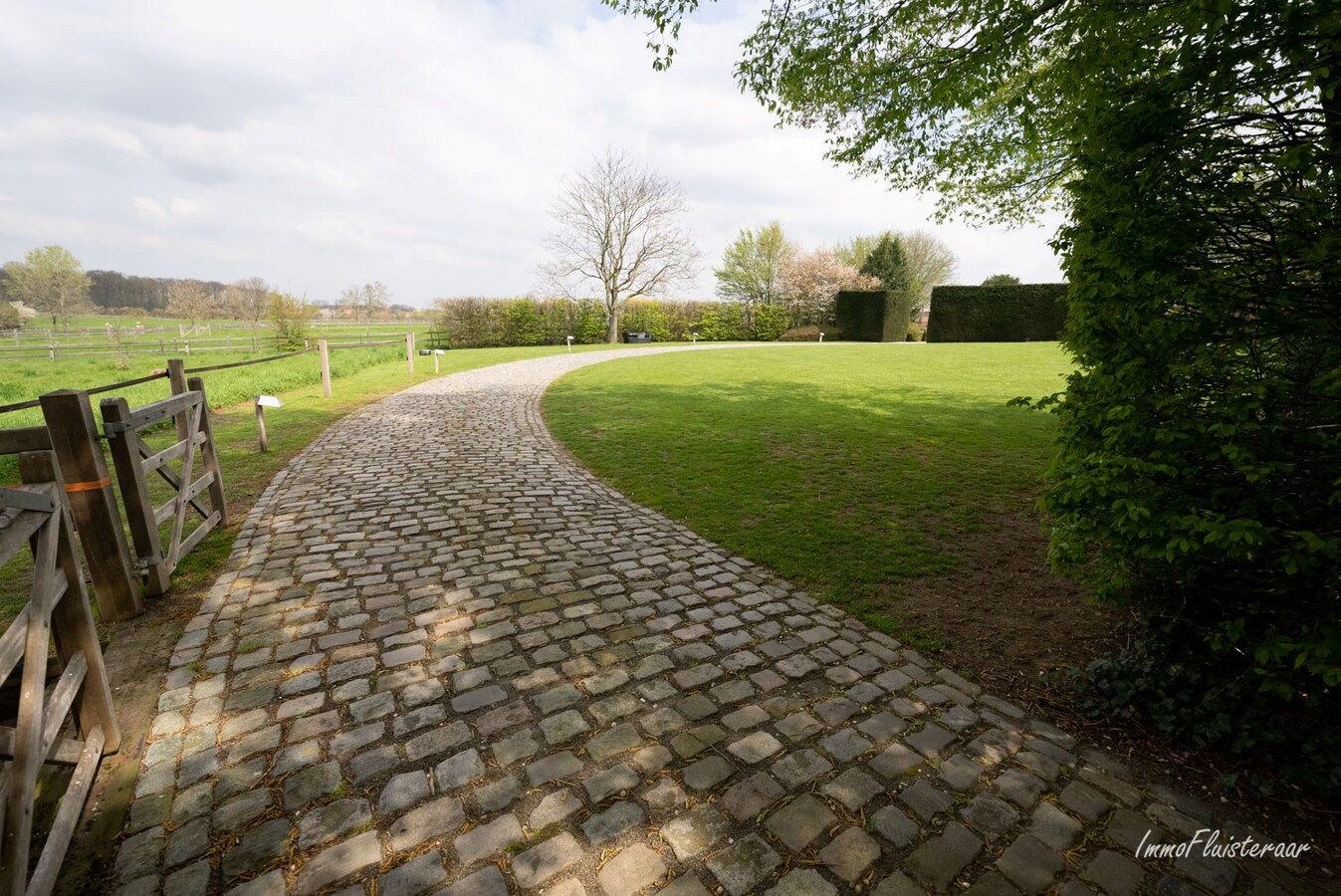 Villa exclusive et économe en énergie avec écuries sur environ 45a à Merchtem (Brussegem; Brabant flamand) 