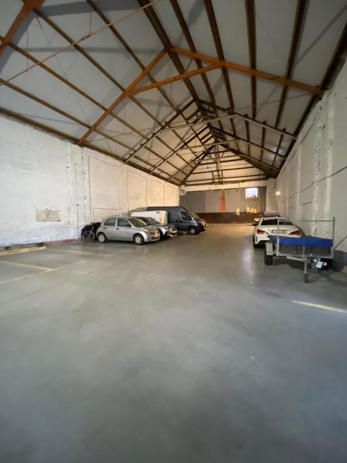 Loods met bouwgrond te Bredene 