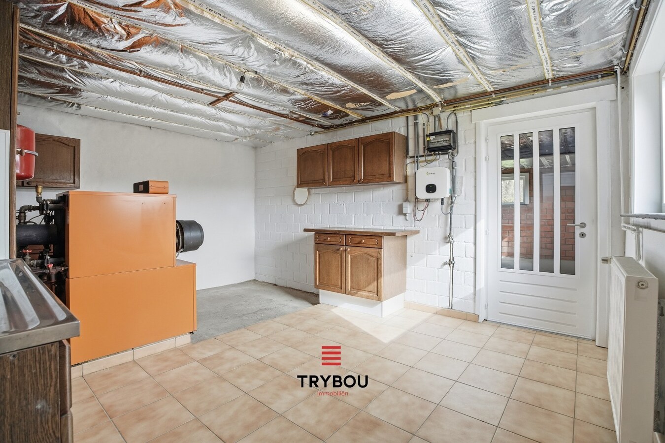 Ruime halfopen woning met 6 slaapkamers in Houthulst! 