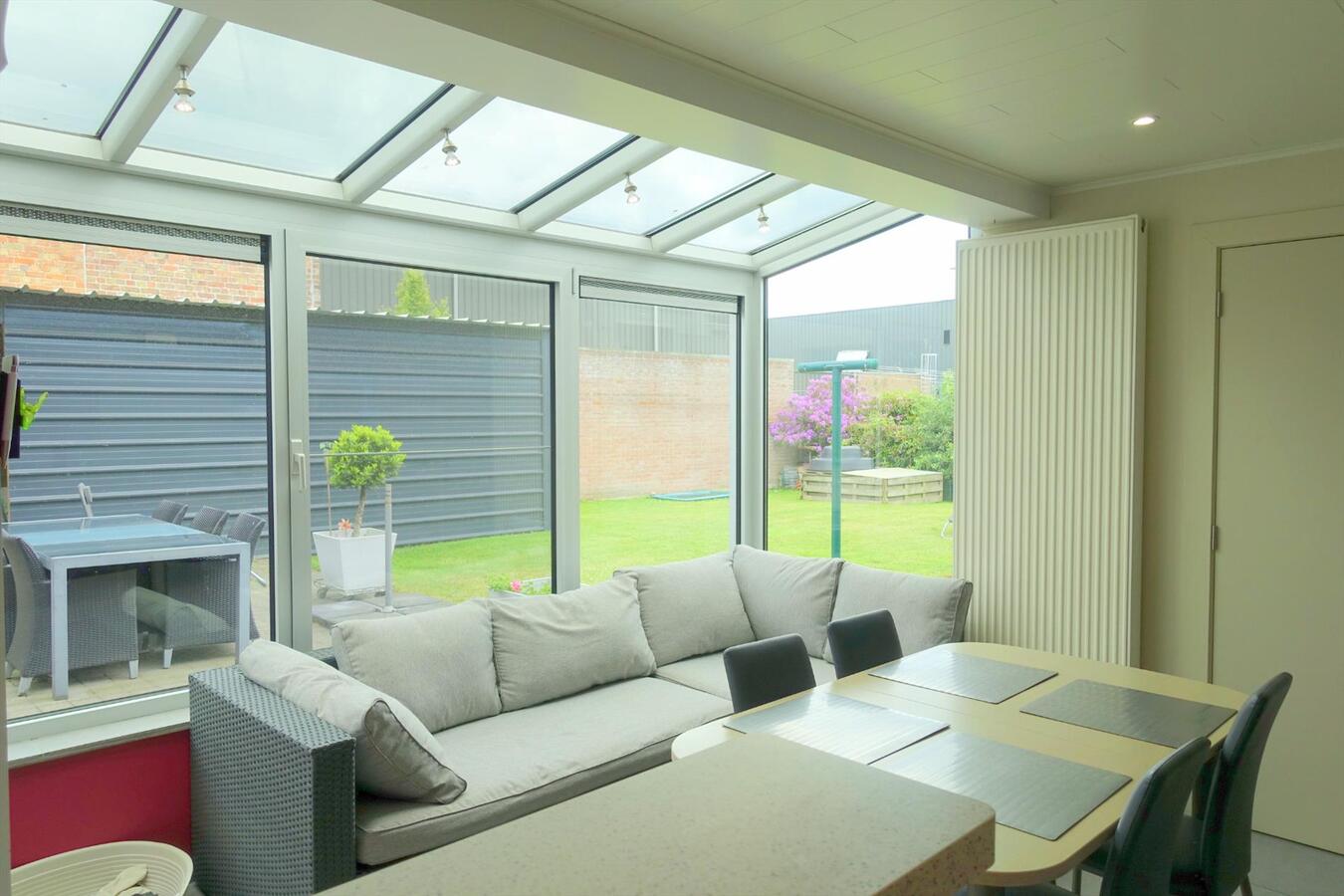 Verrassend ruime woning te Oudenburg 