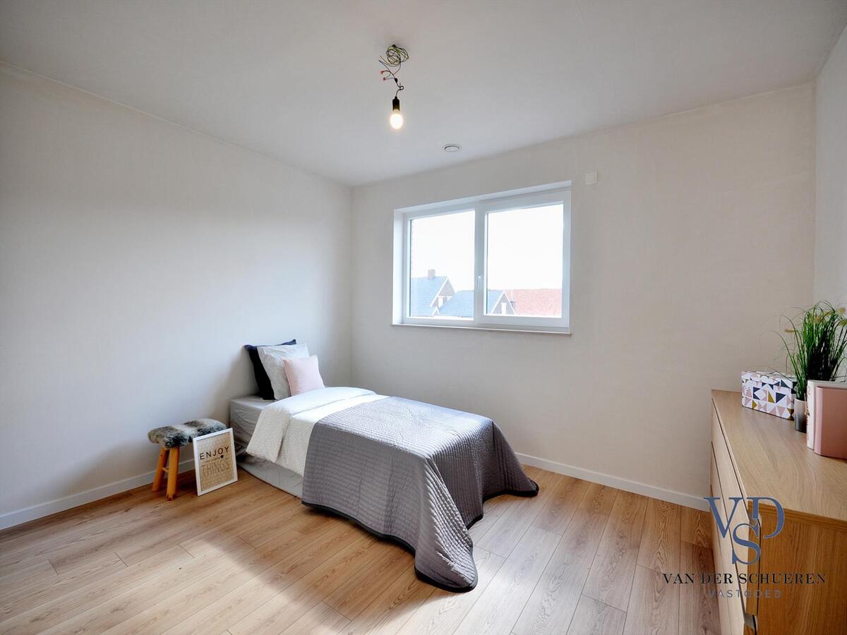 NIEUWBOUW MET HOOGWAARDIGE AFWERKING !  (verkoop met registratie !) TOPPER !! 