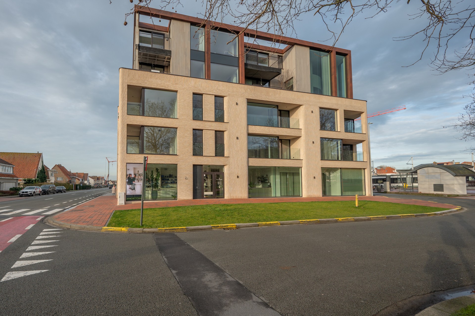 Appartement neuf situé au centre dans la résidence Maurice (avec possibilité d'achat d'une place de parking intérieure). 