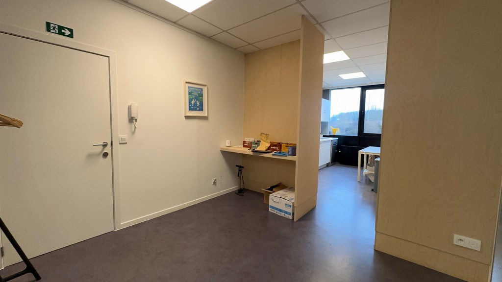 Strategisch gelegen kantoren te huur vlakbij klaverblad in Gent