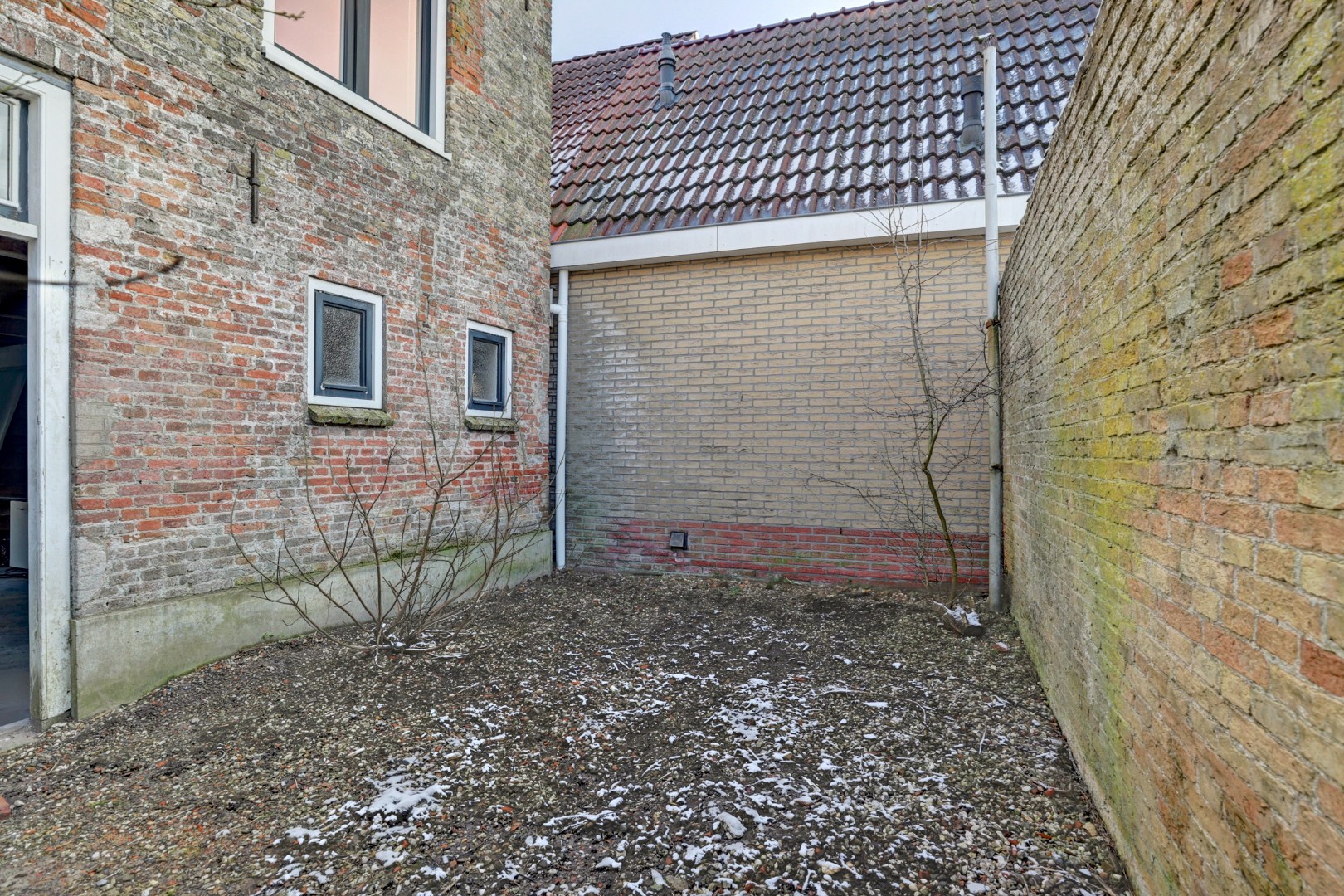 Drive-in woning te koop in Berltsum