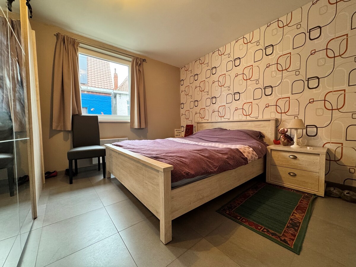 Instapklaar appartement met 2 slaapkamers en garage te Torhout 