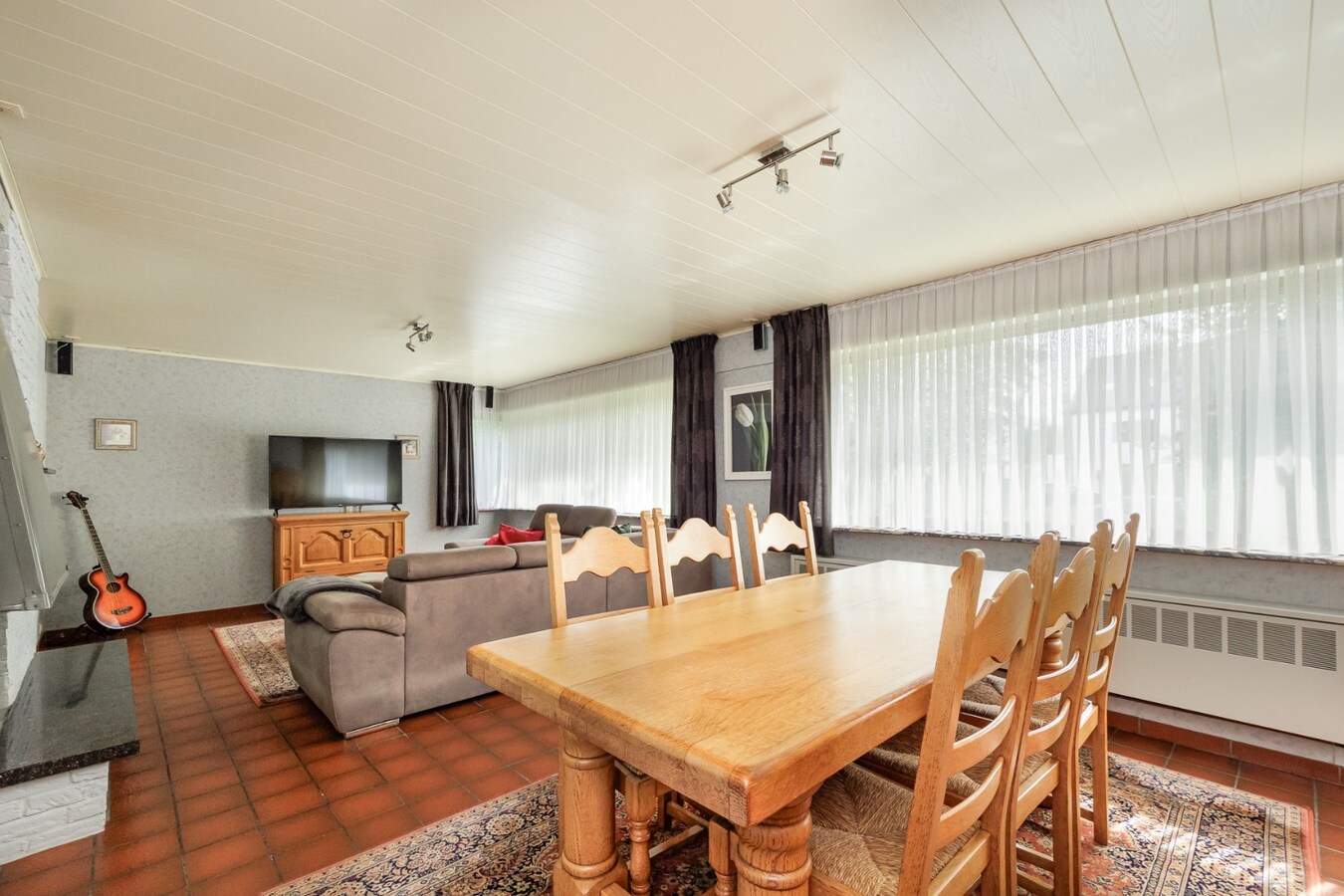 Kangoeroe/praktijk woning met 5 slaapkamers en prachtig open zicht 
