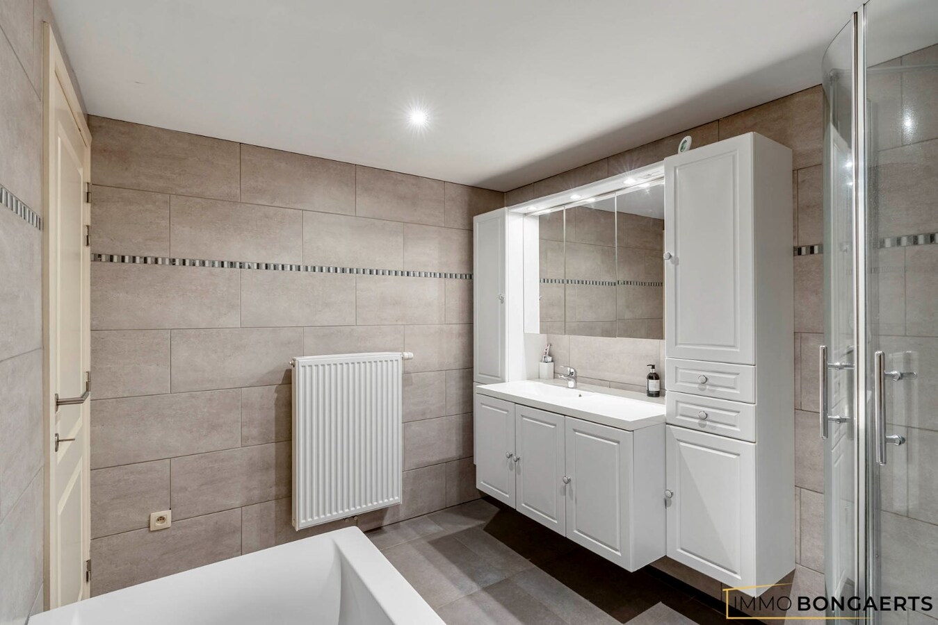 Gerenoveerde woning met vier slaapkamers 