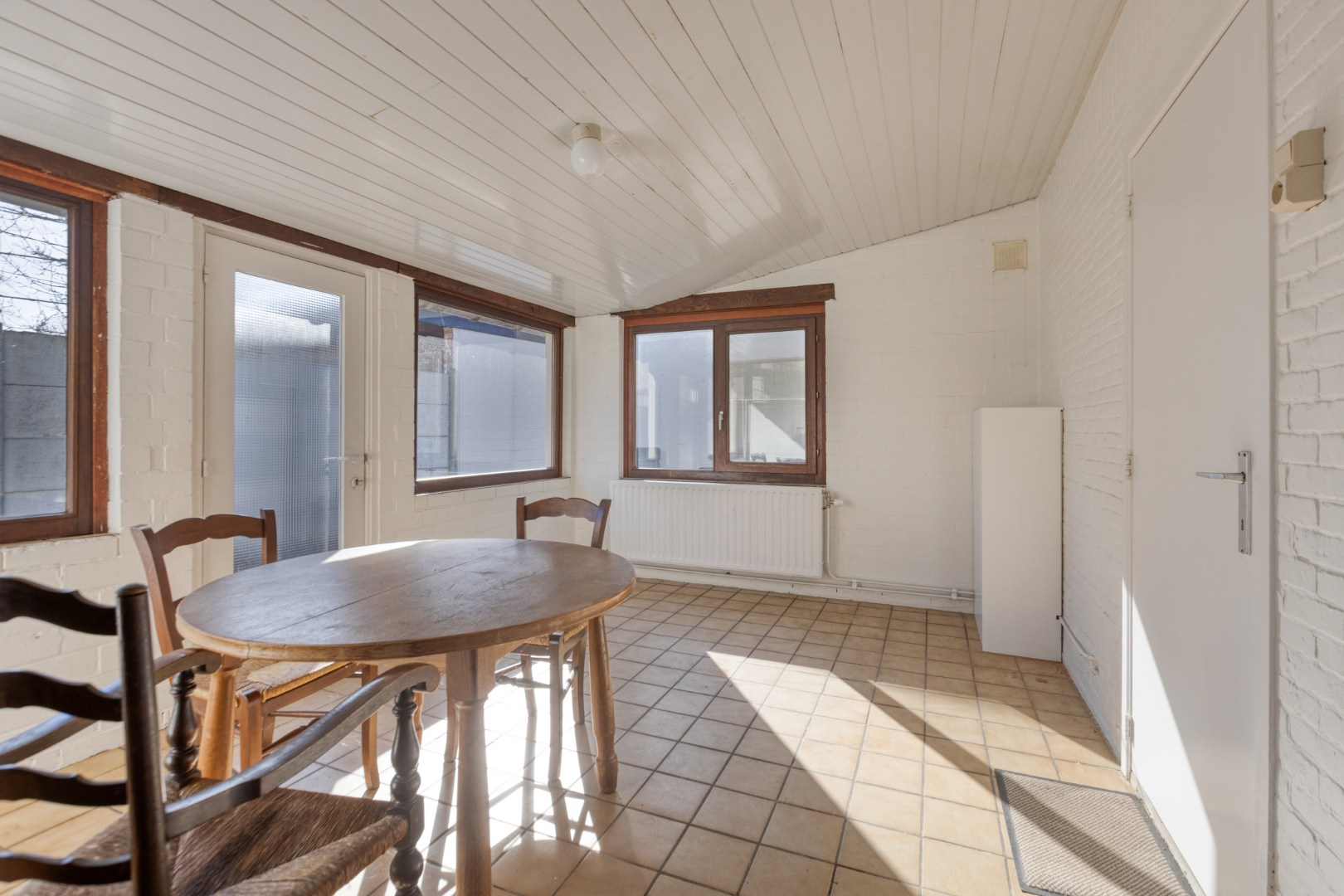 Ruime gezinswoning met 3 slpk. en ruimte voor bijberoep in Mol-Sluis 