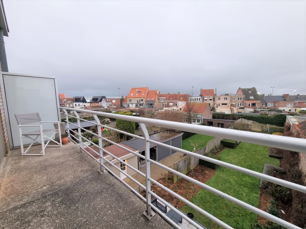 Knap appartement met open zicht te Heist 