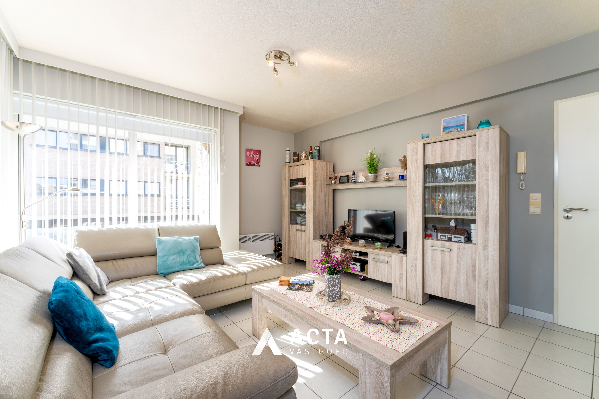 Instapklaar hoekappartement met twee slaapkamers in Mariakerke 
