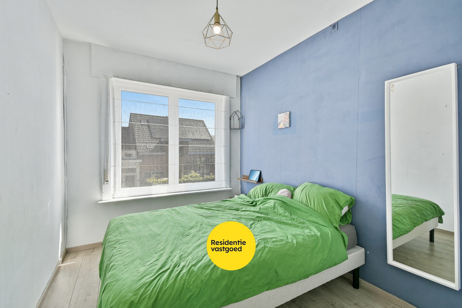 Instapklare gezinswoning met zonnige tuin in het centrum van Gistel 