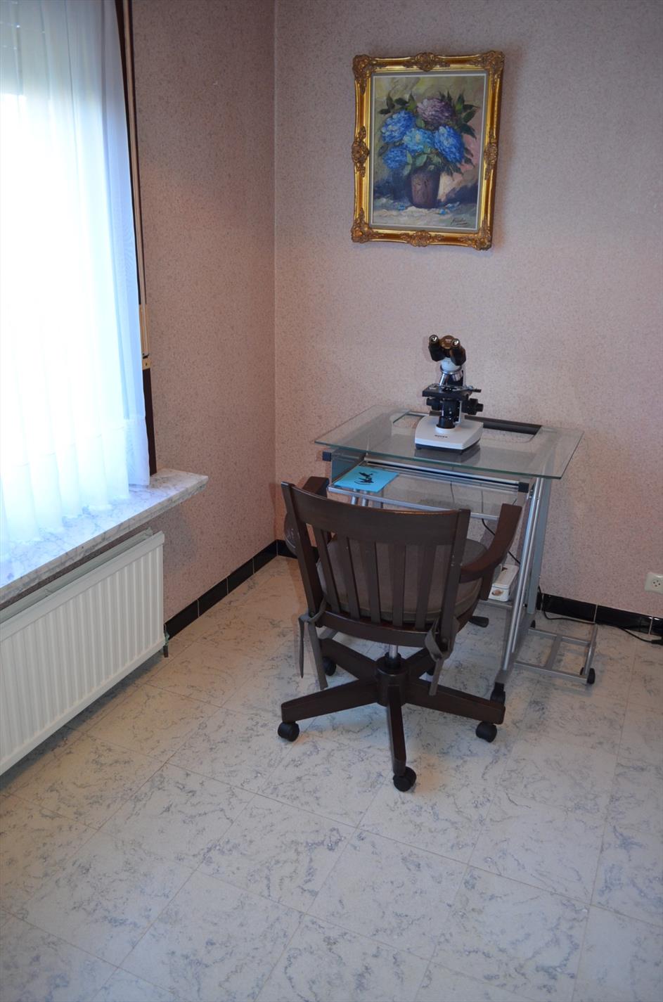 Bungalow op 814m² met  zicht op de weilanden te Adegem 