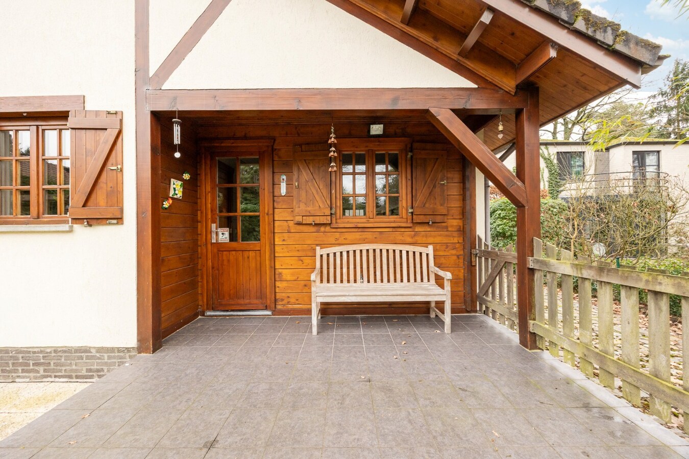 Instapklare gelijkvloers woning in het groen op een West-perceel van  626 m² 