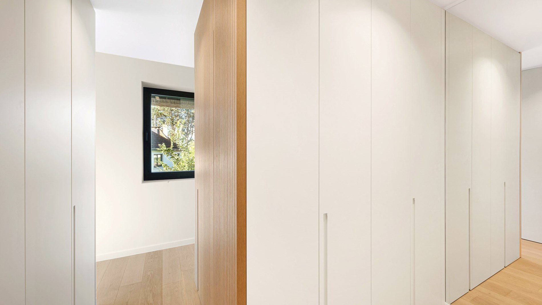 Impressionnante villa neuve au cœur du Zoute, à quelques pas du golf de Knokke. 