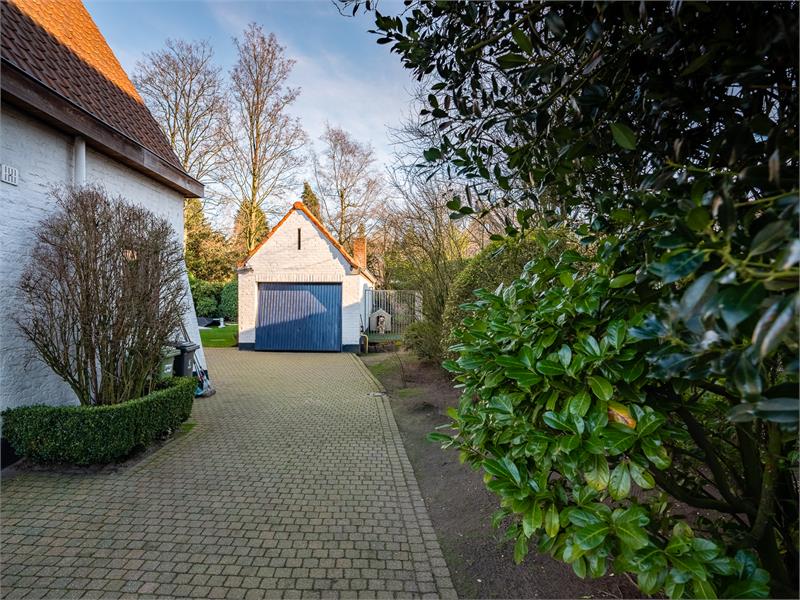 VERKOCHT!! Prachtige, rustig gelegen villa met zwembad 
