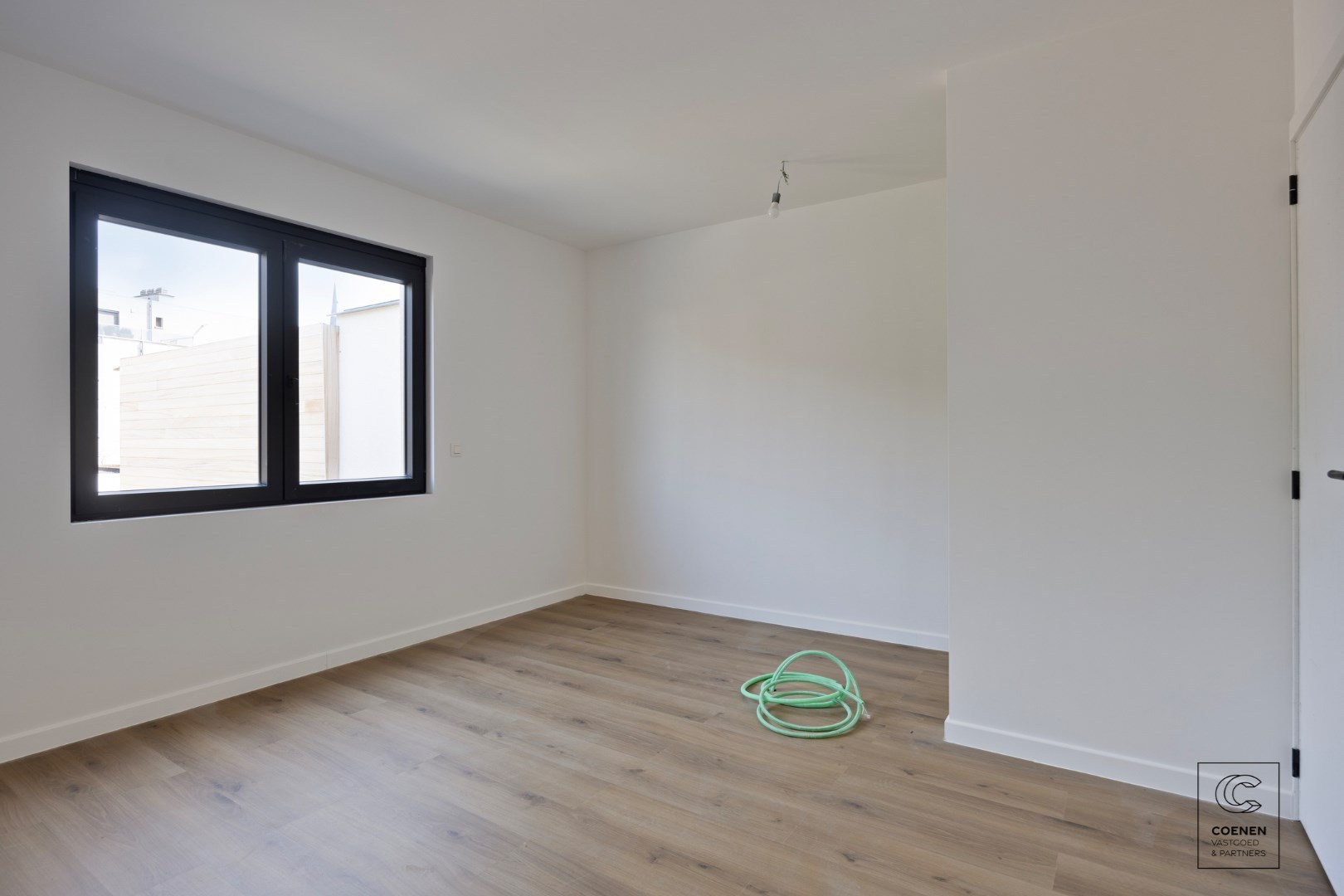 Prachtig, volledig gerenoveerde woning met 3 slaapkamers op een toplocatie te Turnhout! 