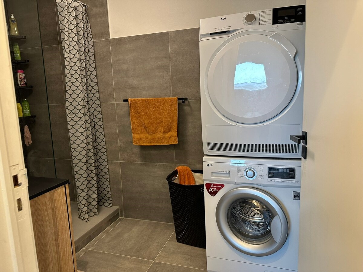 VERNIEUWD   appartement met 3 slaapkamers 