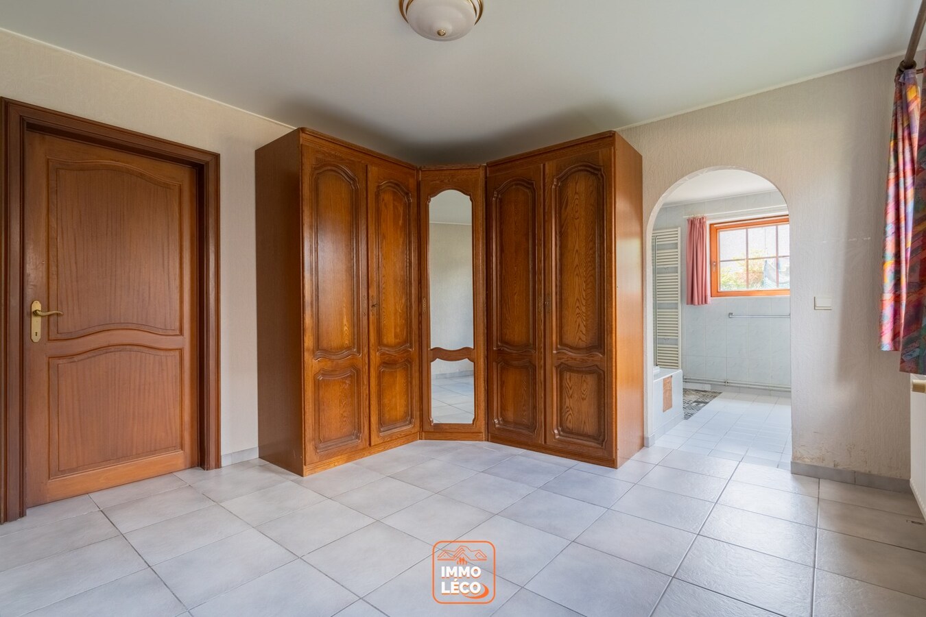 Villa semi "Plain-Pied" avec 2 garages, sur une parcelle de 759m², TOP POTENTIEL ! 