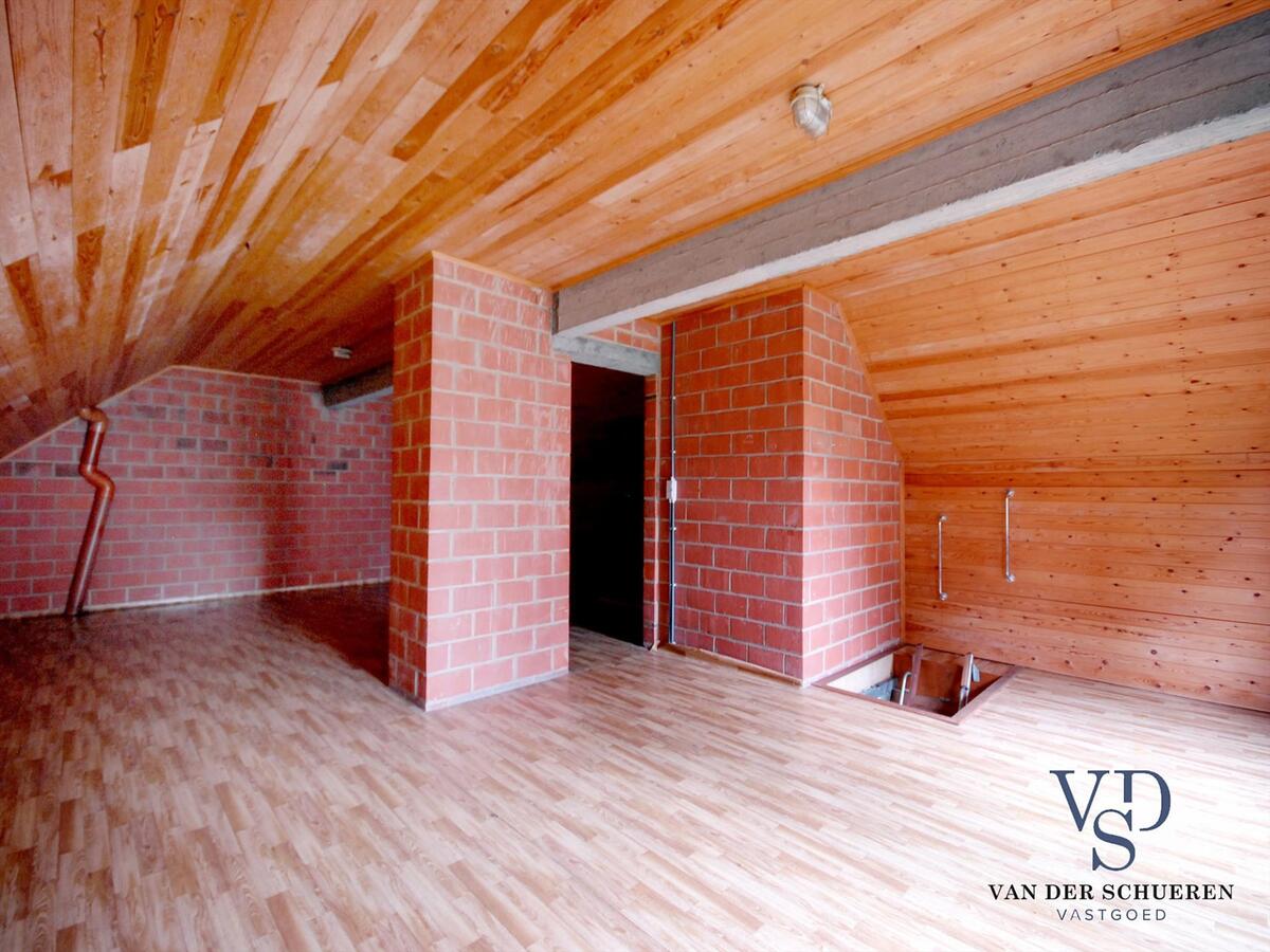 Degelijke villa op bijna 5000 m2 - exclusieve ligging nabij de Schelde in doodlopende straat ! 