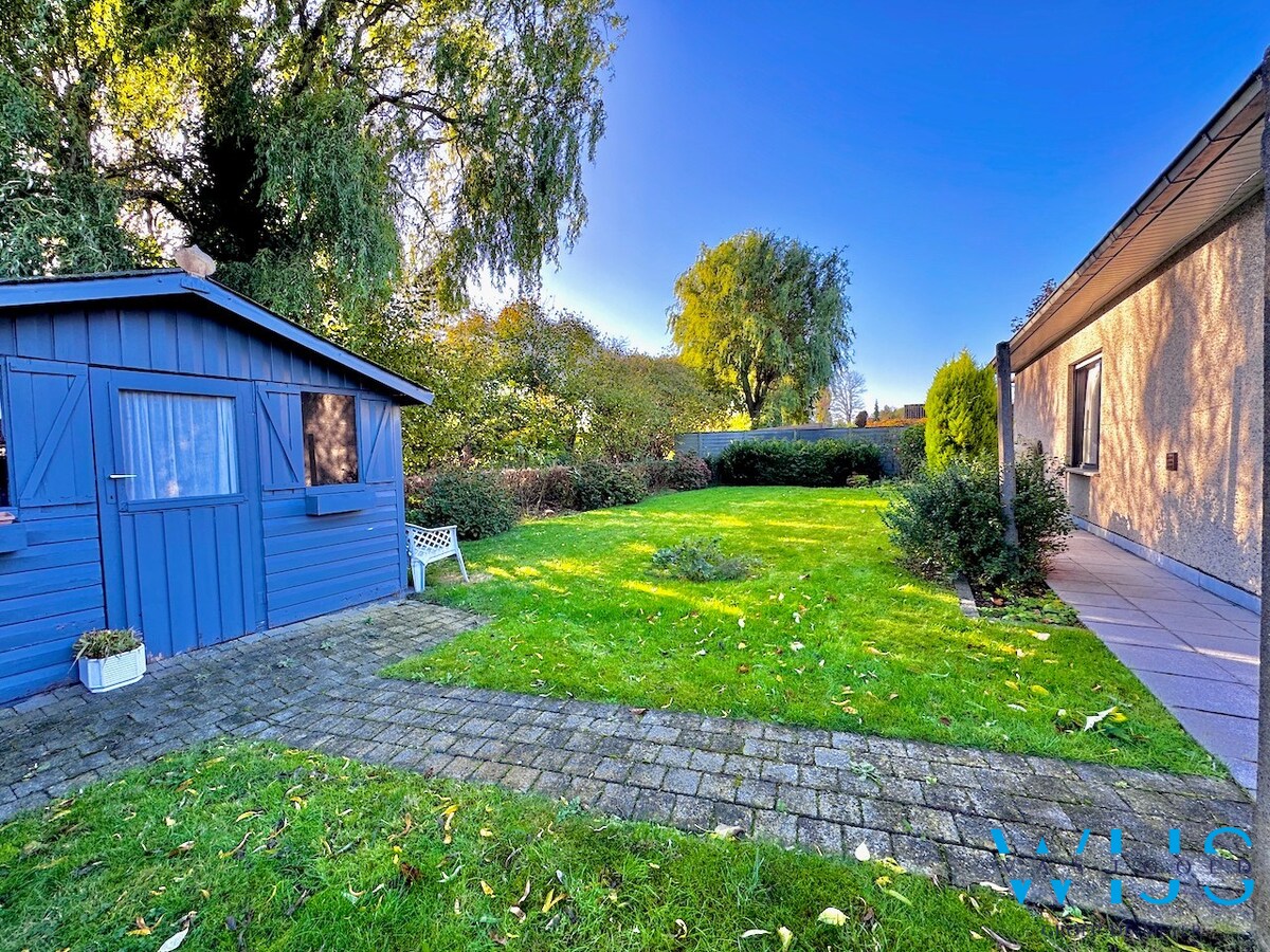 Open bebouwing in rustige woonwijk te Kluizen! 