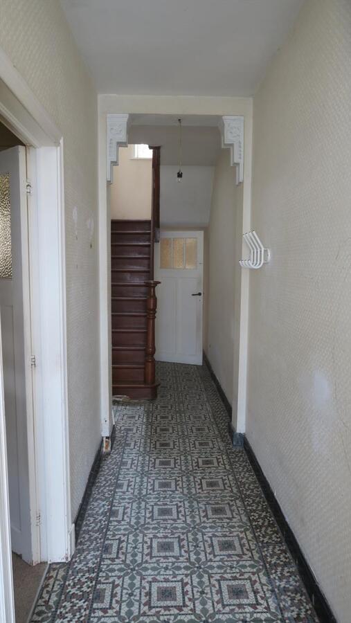 Te renoveren woning op gunstige ligging 