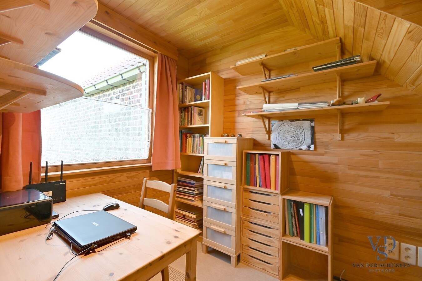 Landelijk gelegen open bebouwing op een uitzonderlijk perceel (1585m²) 