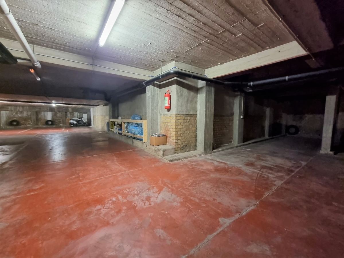 Autostandplaats vlakbij het A. Verweeplein - Knokke 