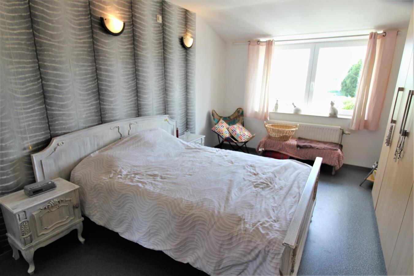 Maison avec centre équestre et appartement supplémentaire sur environ 1.3ha à Hannut (Liège) 