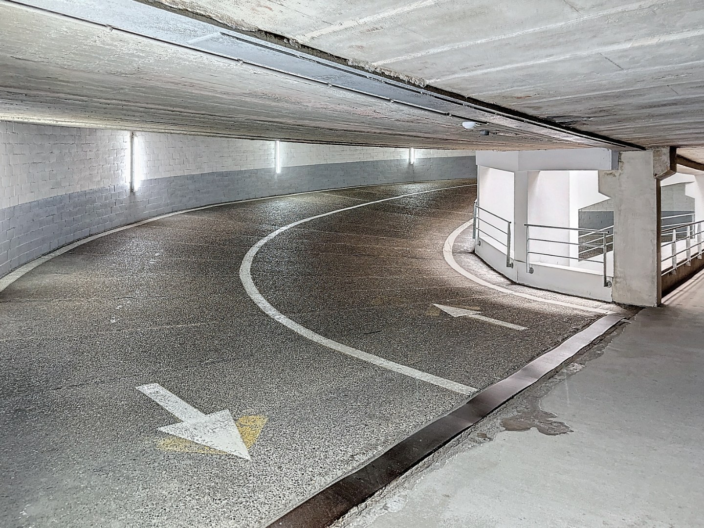 Ruime garagebox op verdieping -3 in Res. J. Stubbenpark 