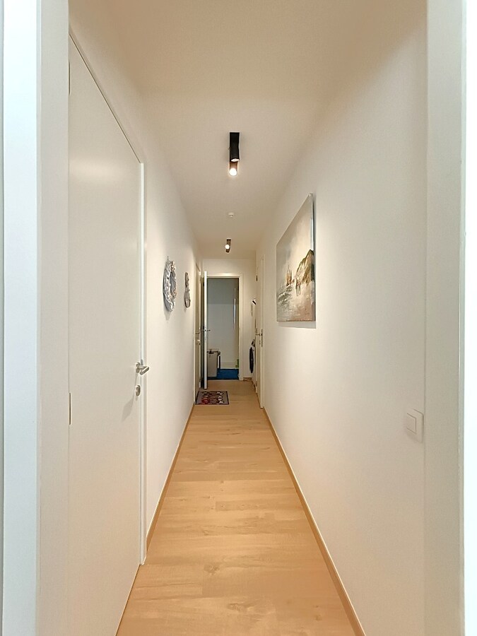 Modern éénslaapkamerappartement op 100 meter van de zeedijk te Blankenberge 