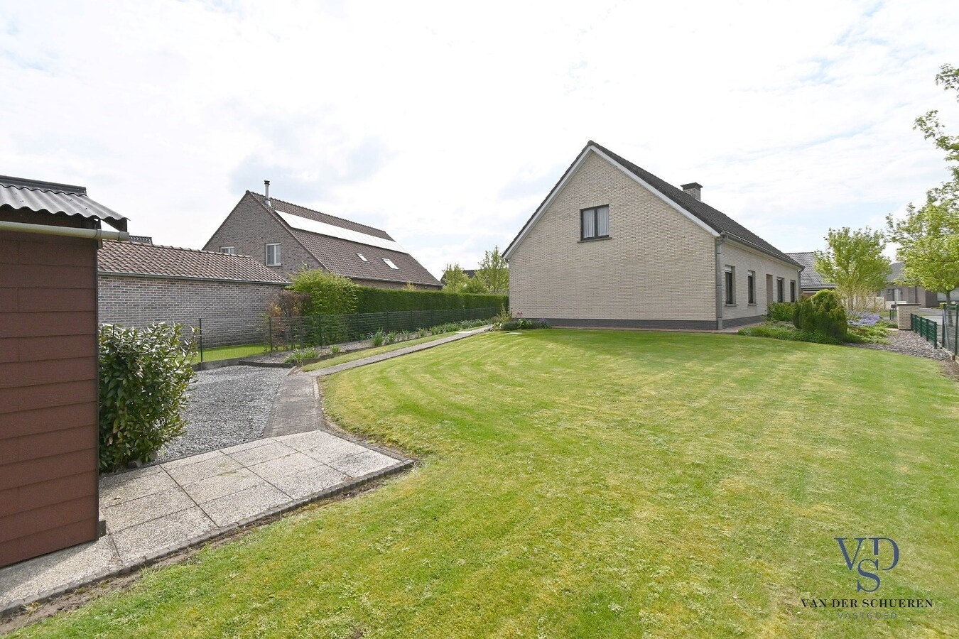 Statige villa in rustige residentiële wijk 