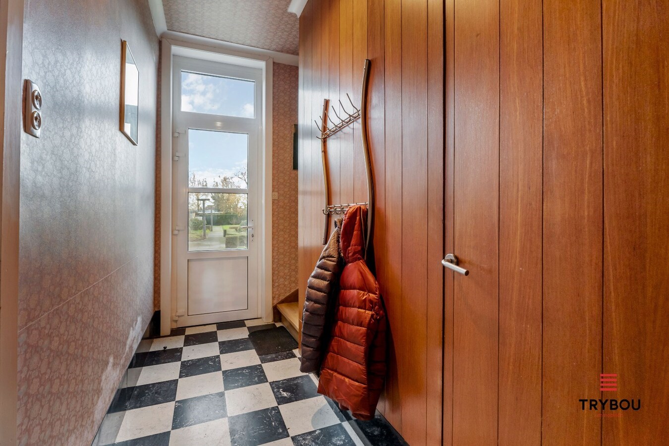 Zeer ruime gezinswoning in het centrum van Merkem 