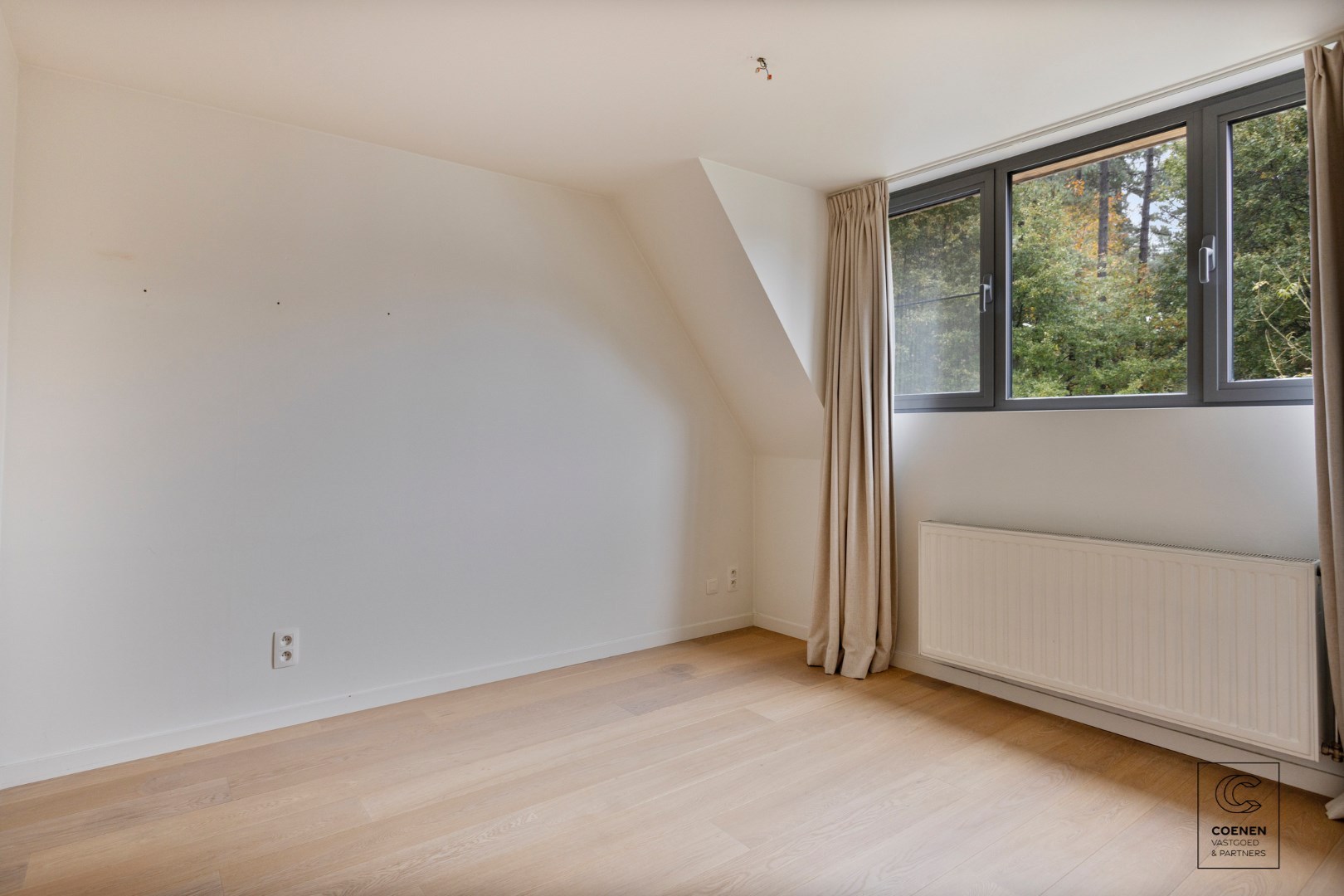 Gerenoveerde HOB te huur met 3 à 4 slaapkamer op een TOPlocatie te Schilde! 