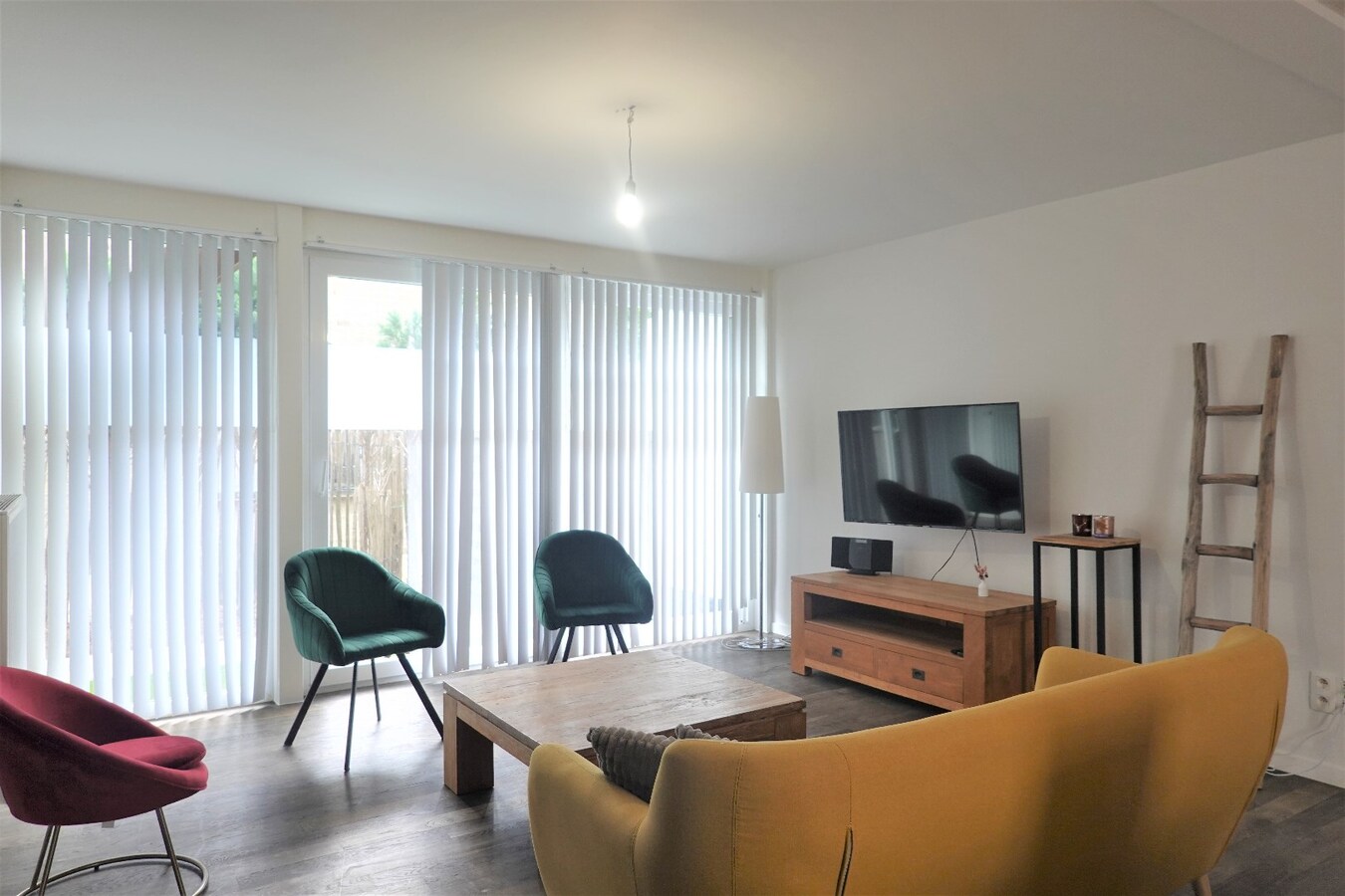 Ruim gelijkvloers appartement met koertje 