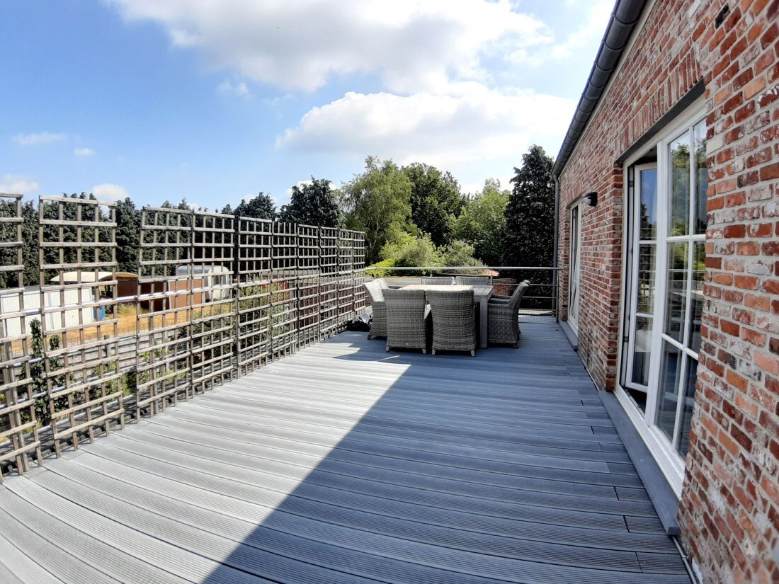 Zeer ruim drie slaapkamer appartement te Lommel 